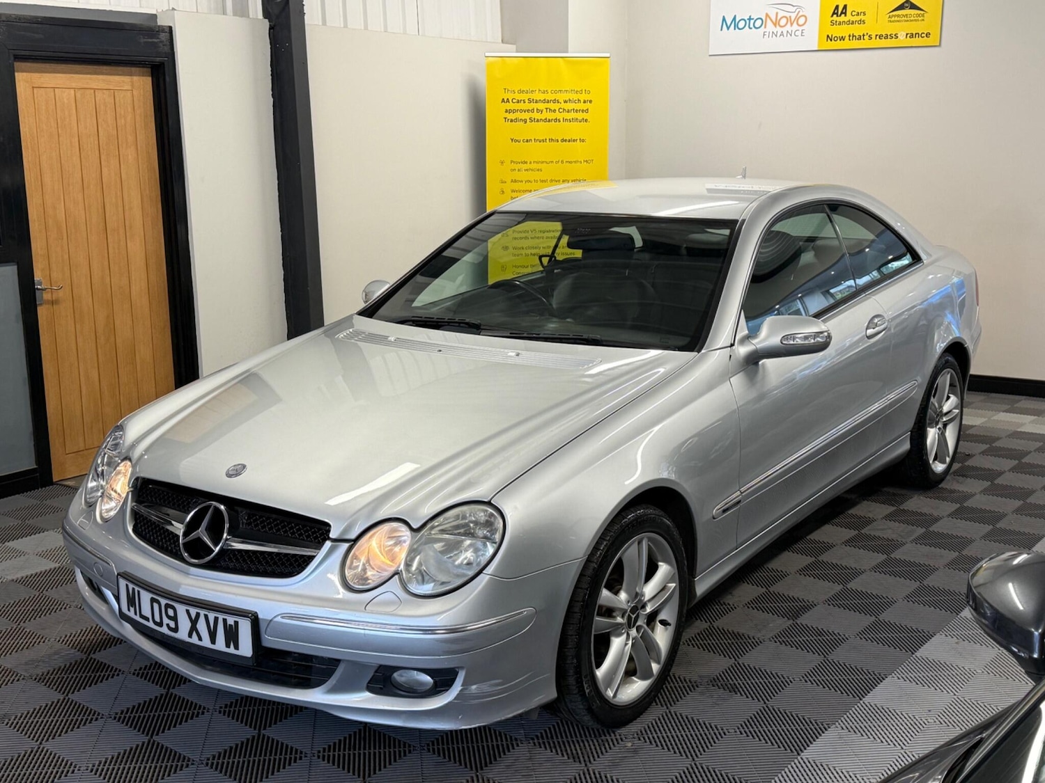 Used Mercedes-Benz CLK 2009 for sale - 76200733: Photo 5