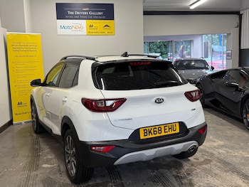 Used Kia Stonic 2018 for sale - 75430609: Photo