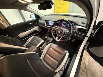 Used Kia Stonic 2018 for sale - 75430609: Photo