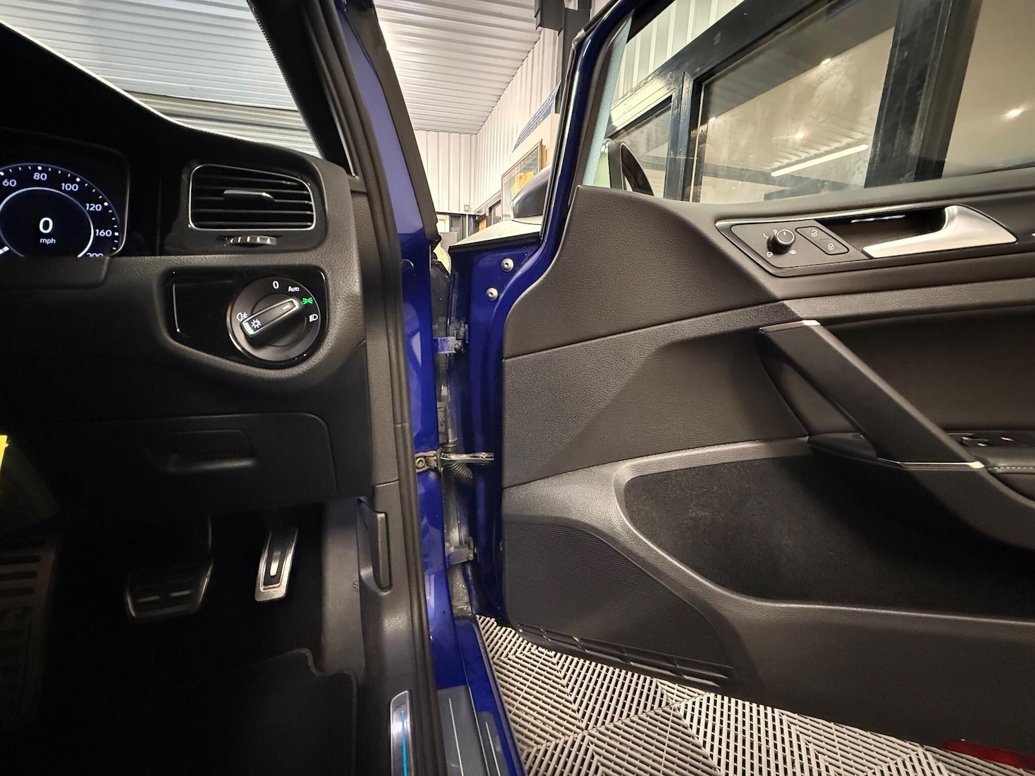 Used Volkswagen Golf 2018 for sale - 76457979: Photo 12