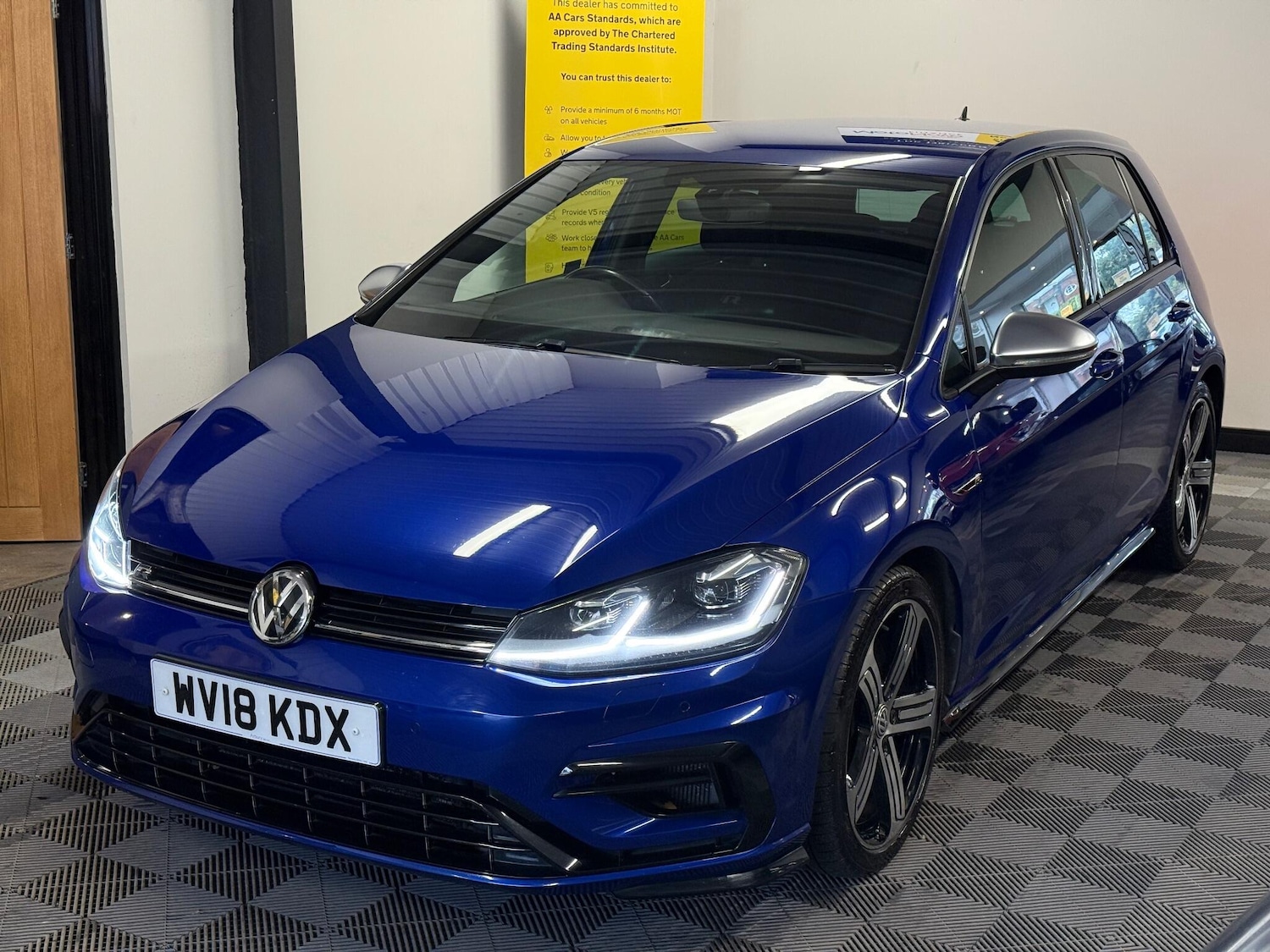 Used Volkswagen Golf 2018 for sale - 76457979: Photo 2