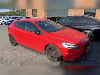 Used Volvo V40 2016 for sale - 79322499: Photo
