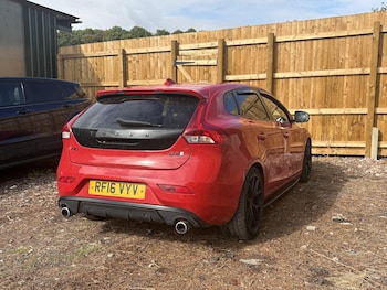 Used Volvo V40 2016 for sale - 79322499: Photo