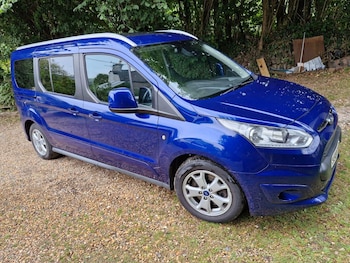 Used Ford Grand Tourneo Connect 2017 for sale - 75577982: Photo