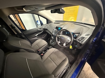 Used Ford Grand Tourneo Connect 2017 for sale - 75577982: Photo