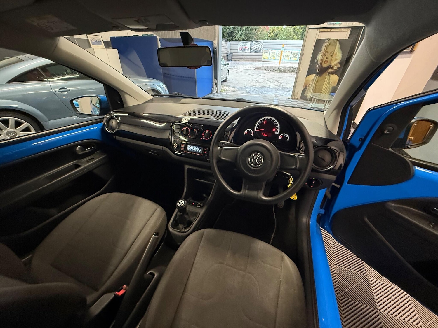 Used Volkswagen up! 2015 for sale - 76620356: Photo 5