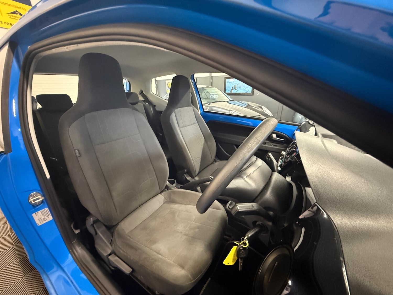 Used Volkswagen up! 2015 for sale - 76620356: Photo 8