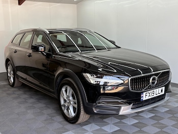 Used Volvo V90 Cross Country 2019 for sale - 79154326: Photo