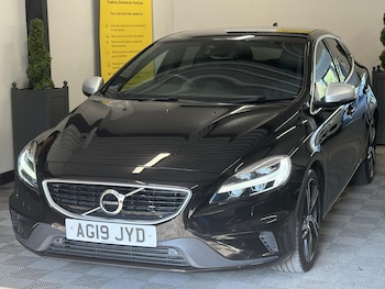 Used Volvo V40 2019 for sale - 78984570: Photo
