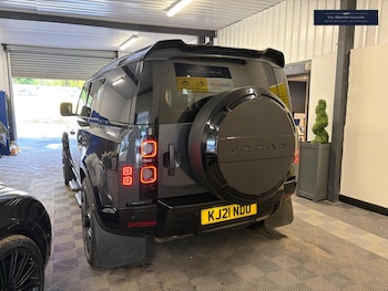 Used Land Rover Defender 110 2021 for sale - 79102192: Photo