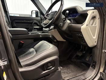 Used Land Rover Defender 110 2021 for sale - 79102192: Photo