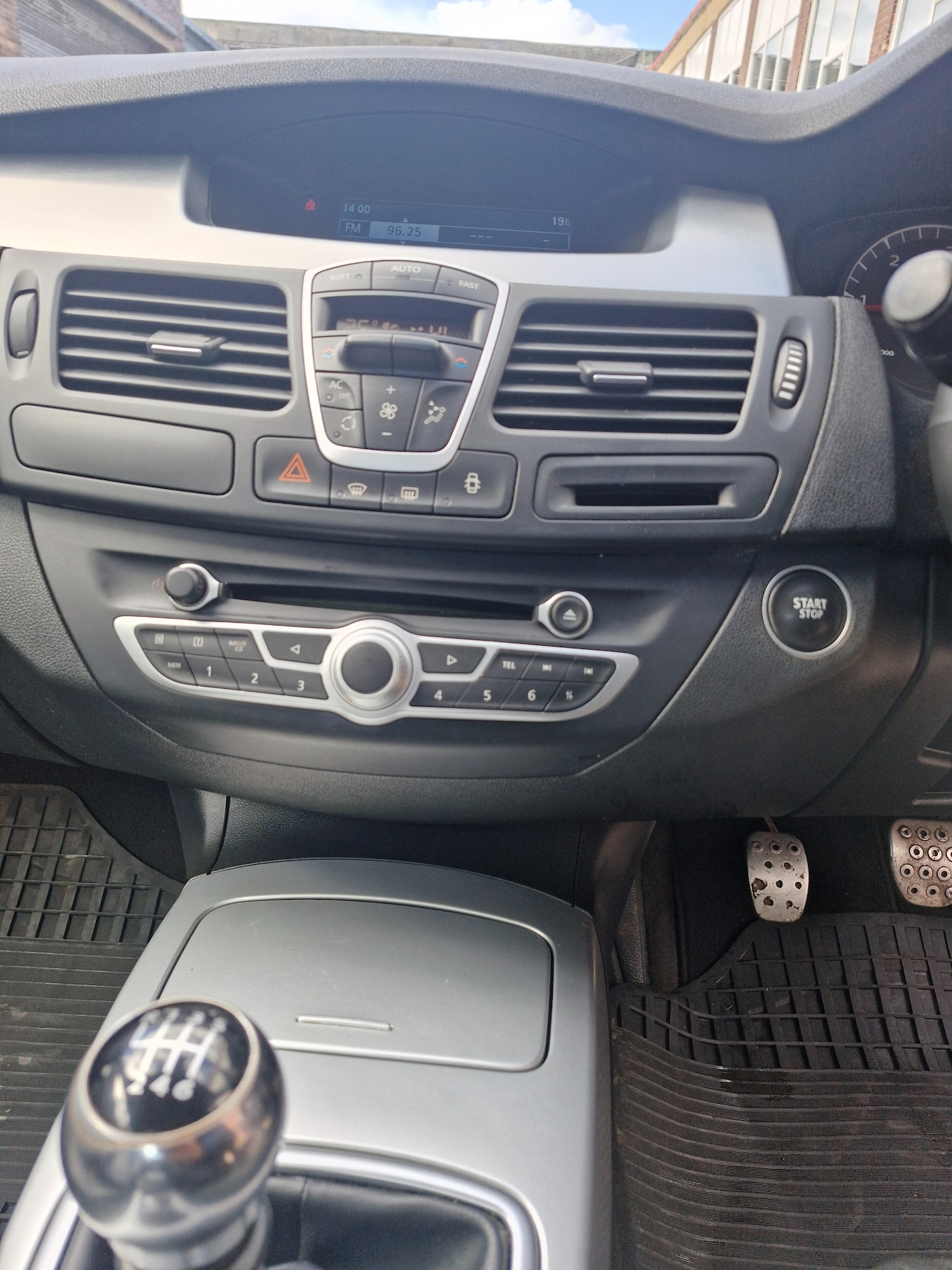 Used Renault Laguna 2009 for sale - 76182535: Photo 4