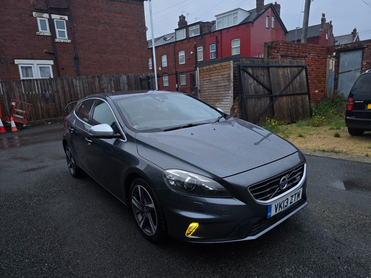 Used Volvo V40 2013 for sale - 76560120: Photo 1