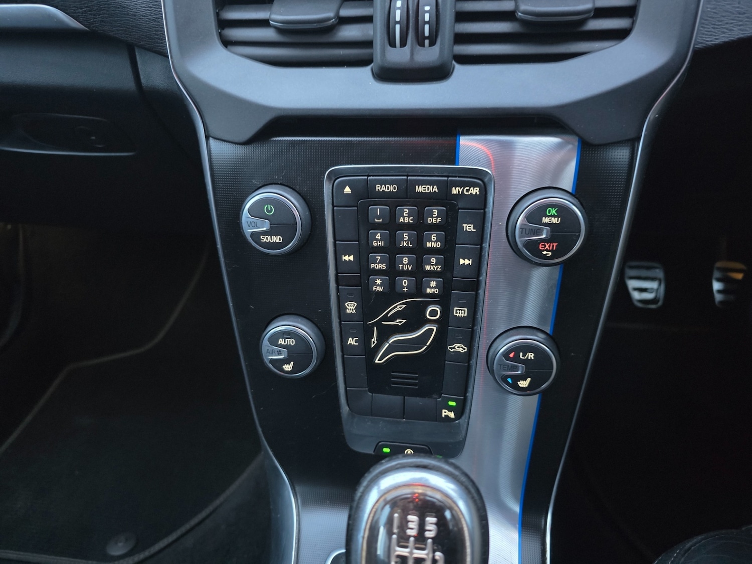 Used Volvo V40 2013 for sale - 76560120: Photo 18