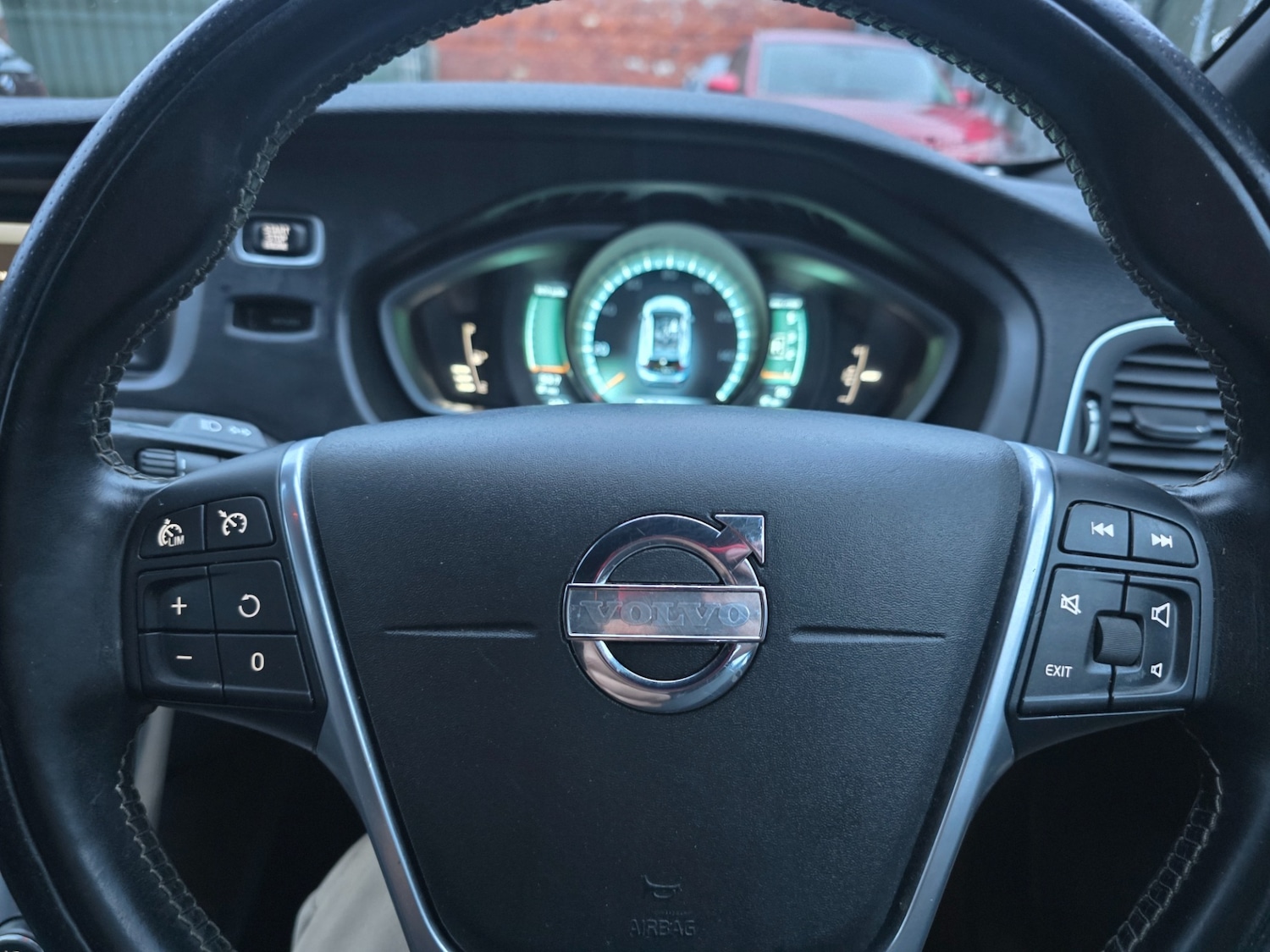 Used Volvo V40 2013 for sale - 76560120: Photo 19