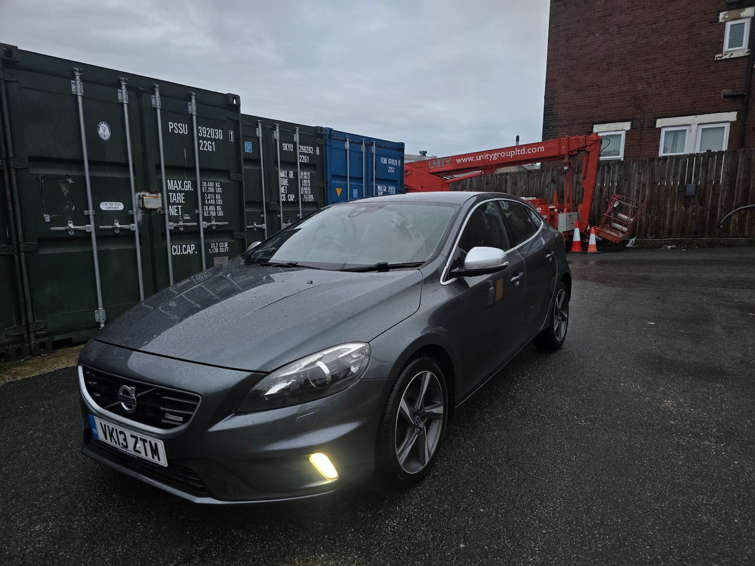 Used Volvo V40 2013 for sale - 76560120: Photo 2