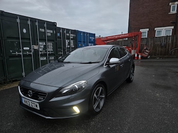 Used Volvo V40 2013 for sale - 76560120: Photo