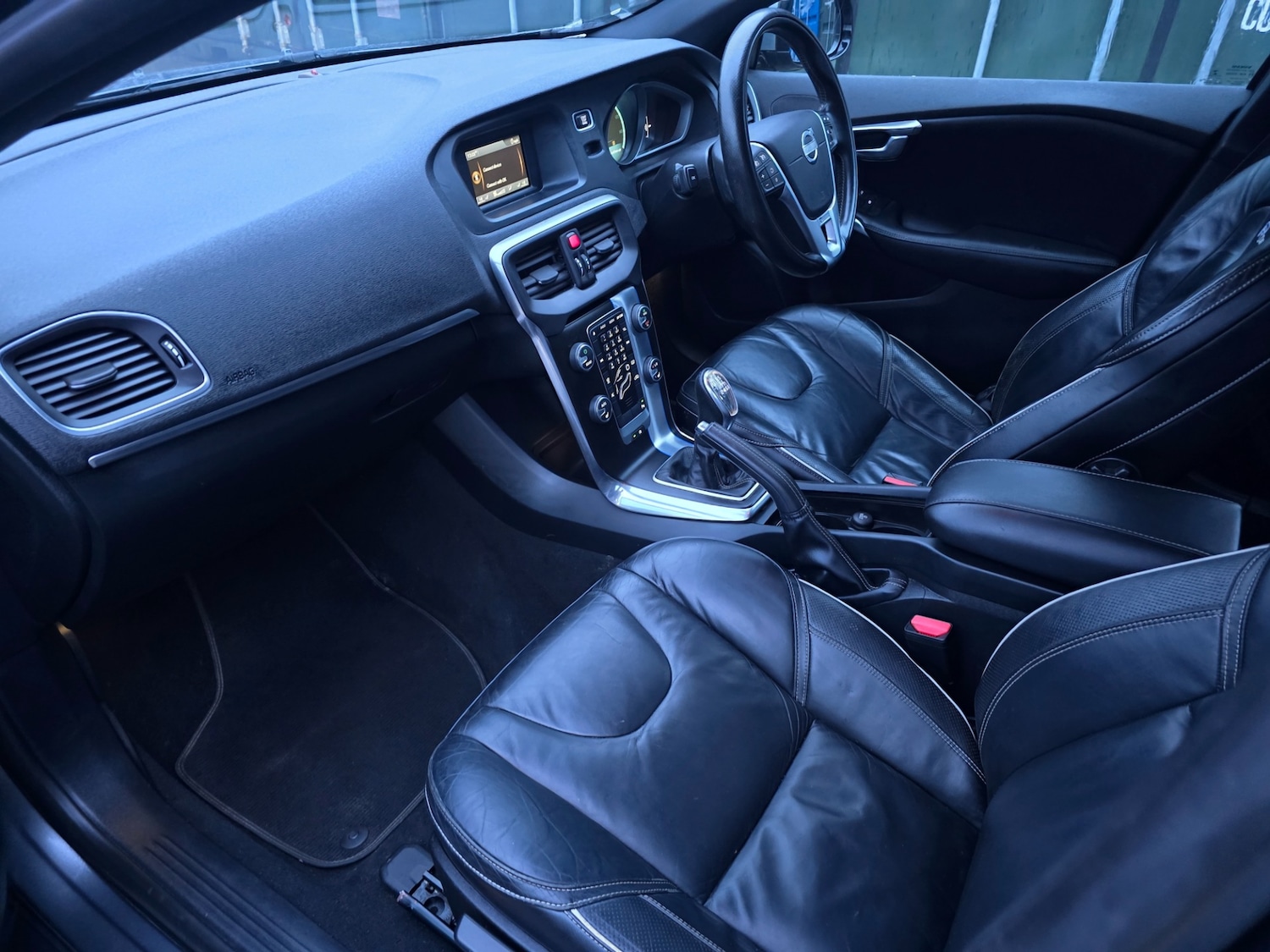 Used Volvo V40 2013 for sale - 76560120: Photo 9