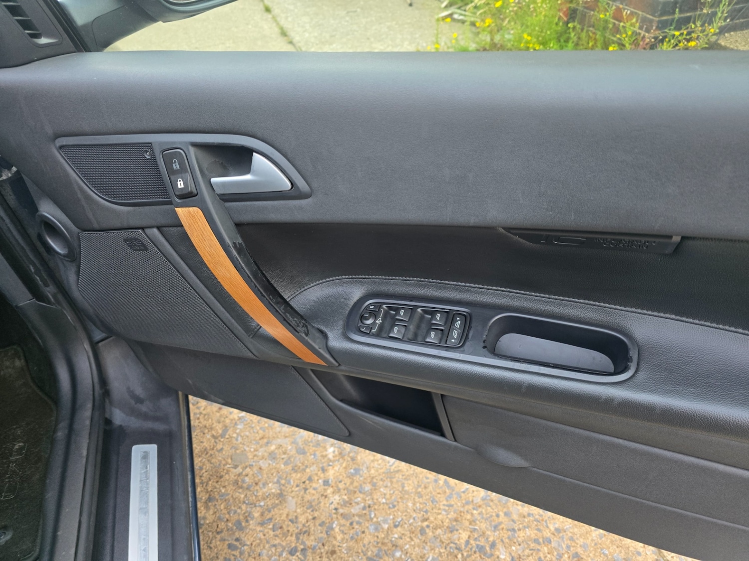 Used Volvo C70 2010 for sale - 76092222: Photo 11