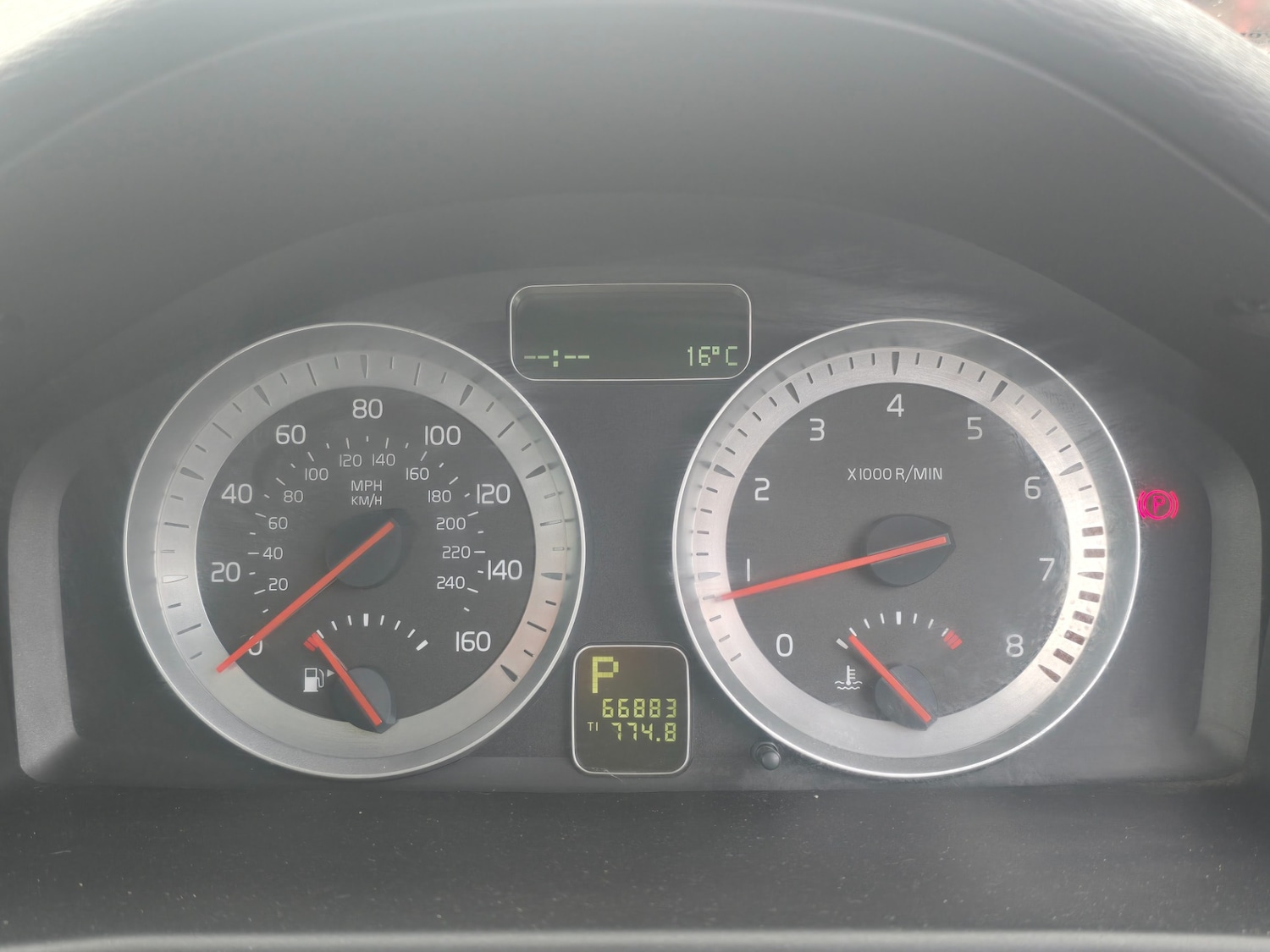 Used Volvo C70 2010 for sale - 76092222: Photo 7