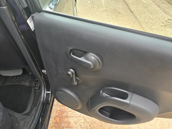 Used Nissan Micra 2010 for sale - 76018386: Photo 15