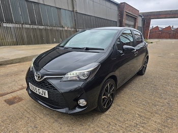 Used Toyota Yaris 2015 for sale - 75616298: Photo