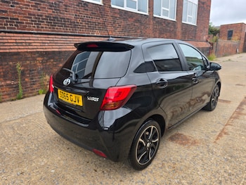 Used Toyota Yaris 2015 for sale - 75616298: Photo