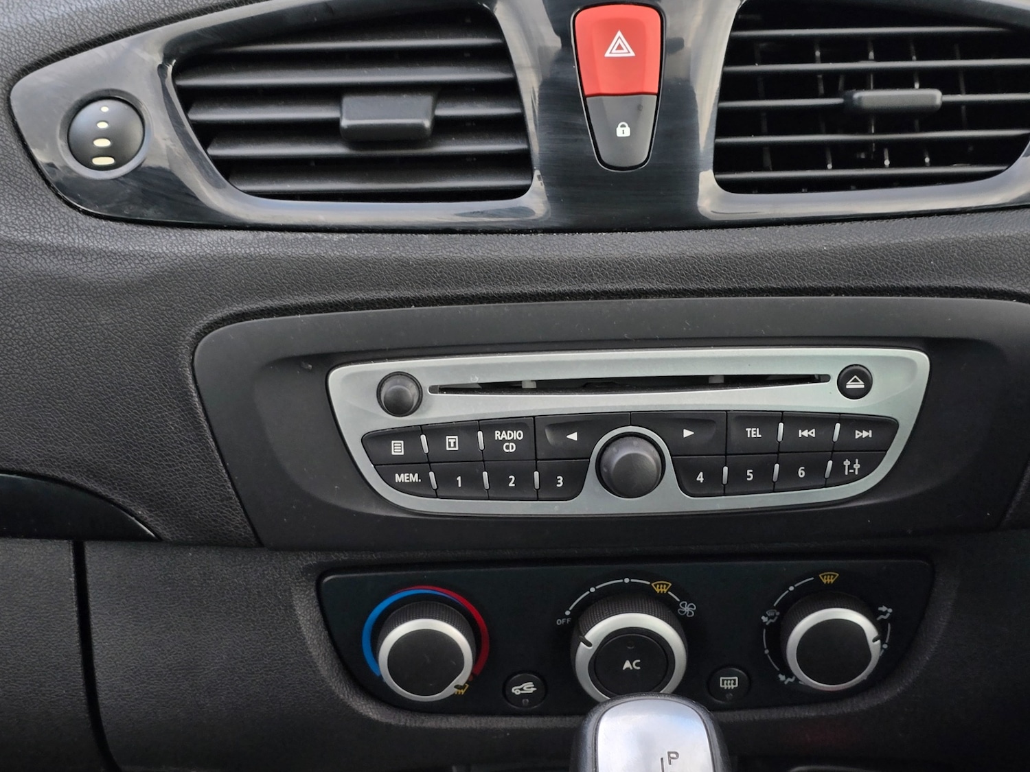 Used Renault Grand Scenic 2011 for sale - 78213295: Photo 15