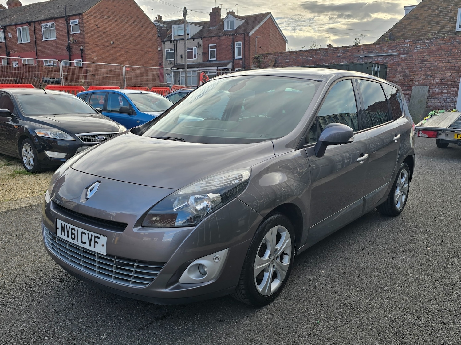 Used Renault Grand Scenic 2011 for sale - 78213295: Photo 2