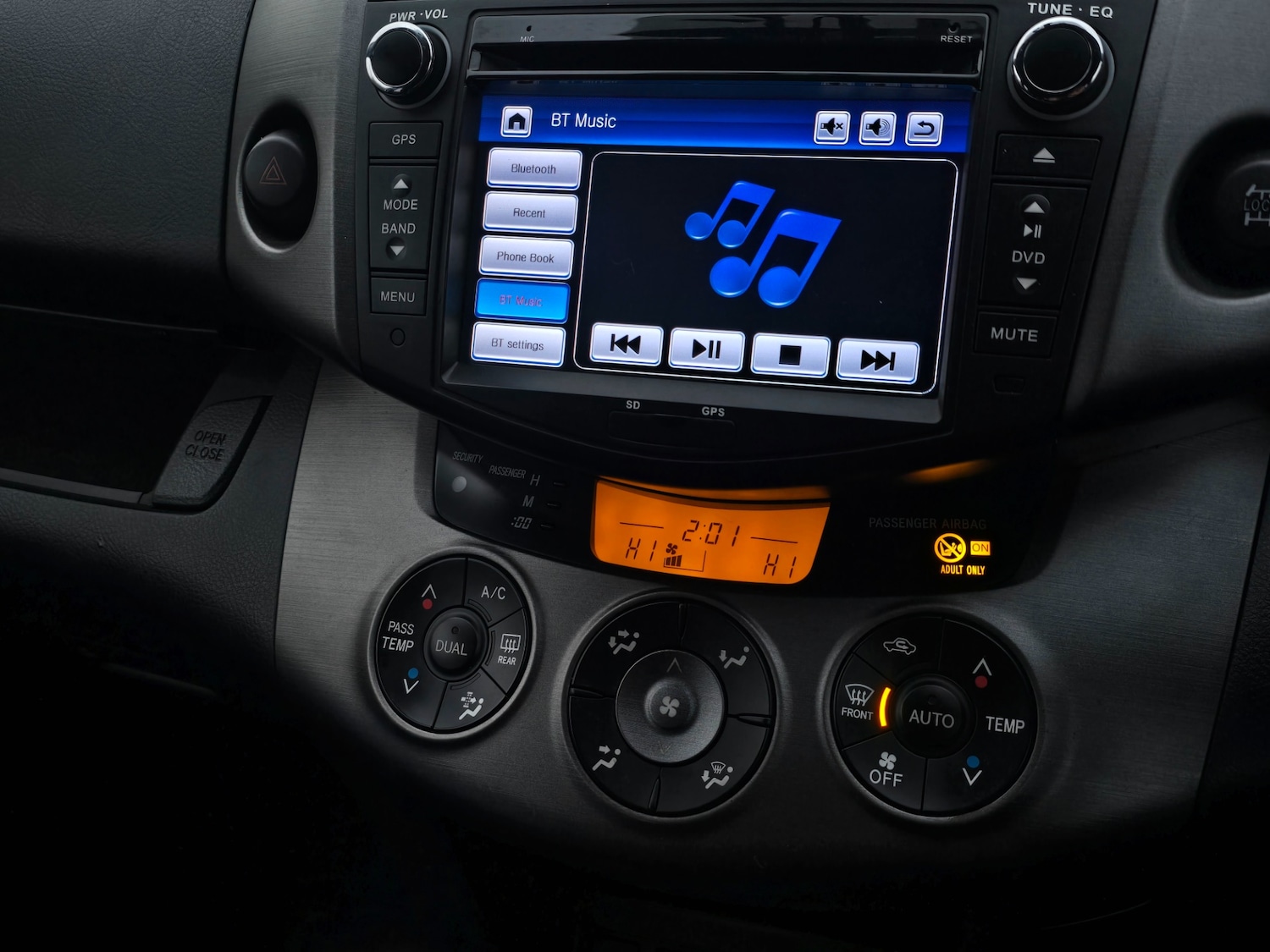 Used Toyota RAV4 2010 for sale - 77522371: Photo 12