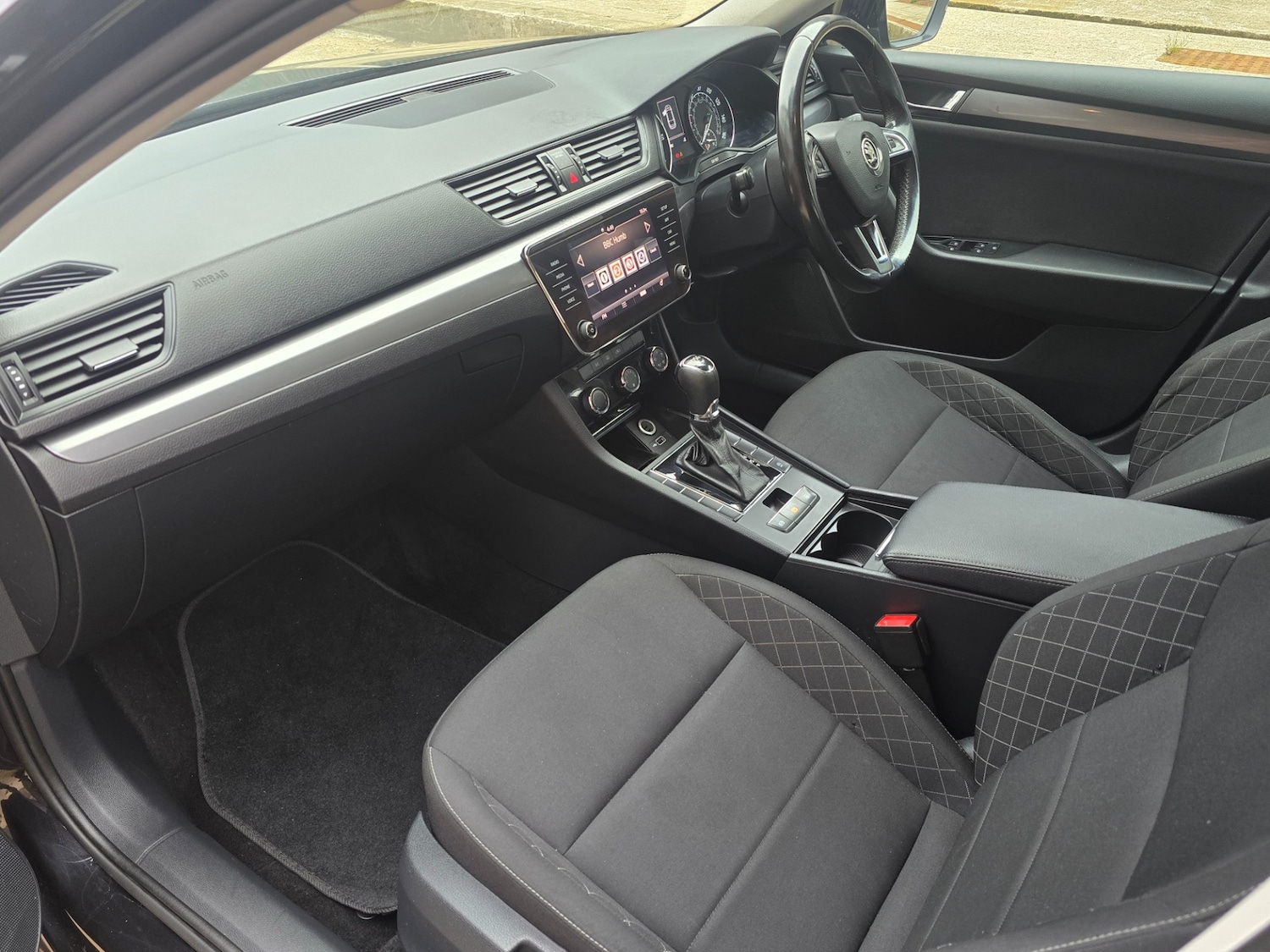 Used Skoda Superb 2020 for sale - 76156499: Photo 6