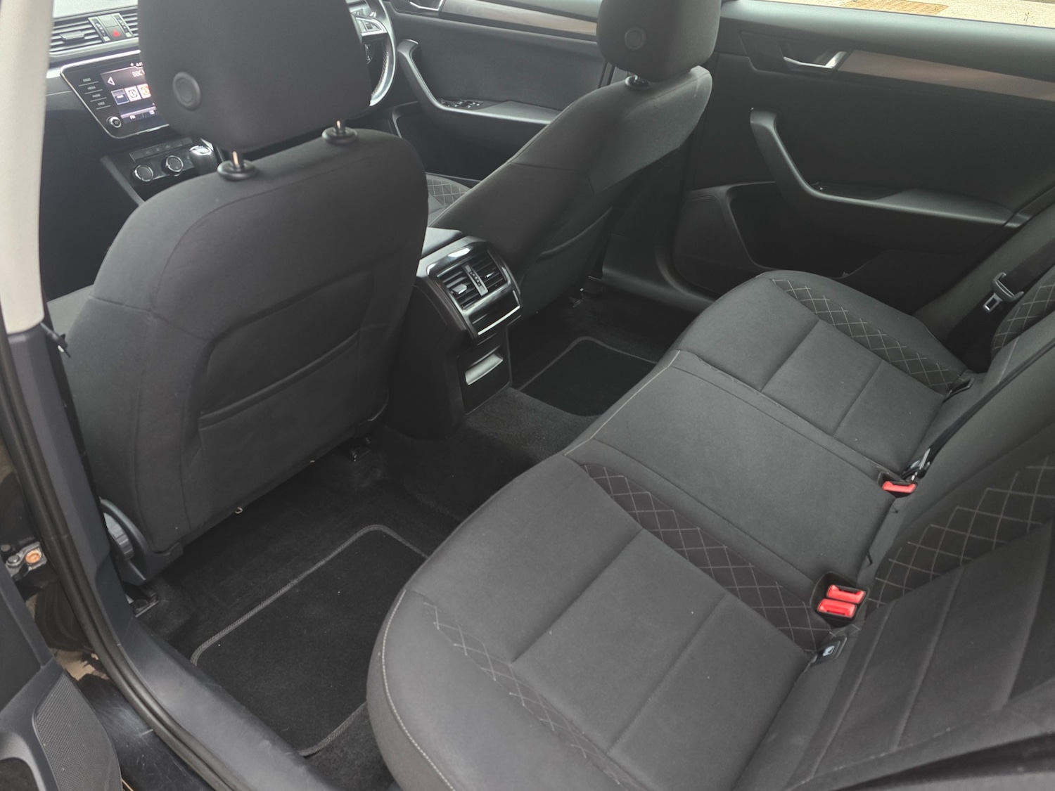 Used Skoda Superb 2020 for sale - 76156499: Photo 7