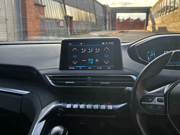 Used Peugeot 3008 2017 for sale - 74950117: Photo 8