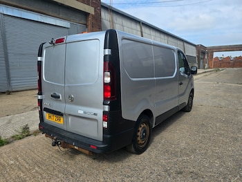 Used Vauxhall Vivaro 2017 for sale - 75355456: Photo