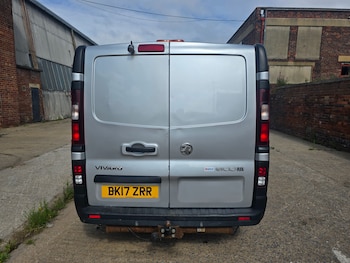 Used Vauxhall Vivaro 2017 for sale - 75355456: Photo