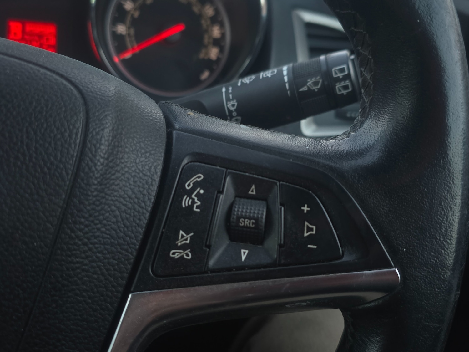 Used Vauxhall Astra 2013 for sale - 77919023: Photo 6