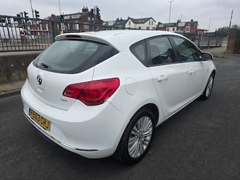 Used Vauxhall Astra 2013 for sale - 79649563: Photo