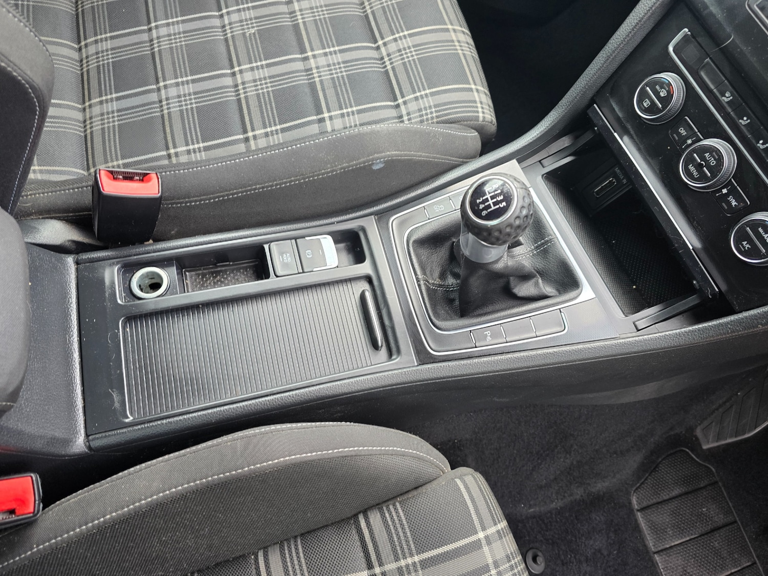 Used Volkswagen Golf 2015 for sale - 78131882: Photo 5