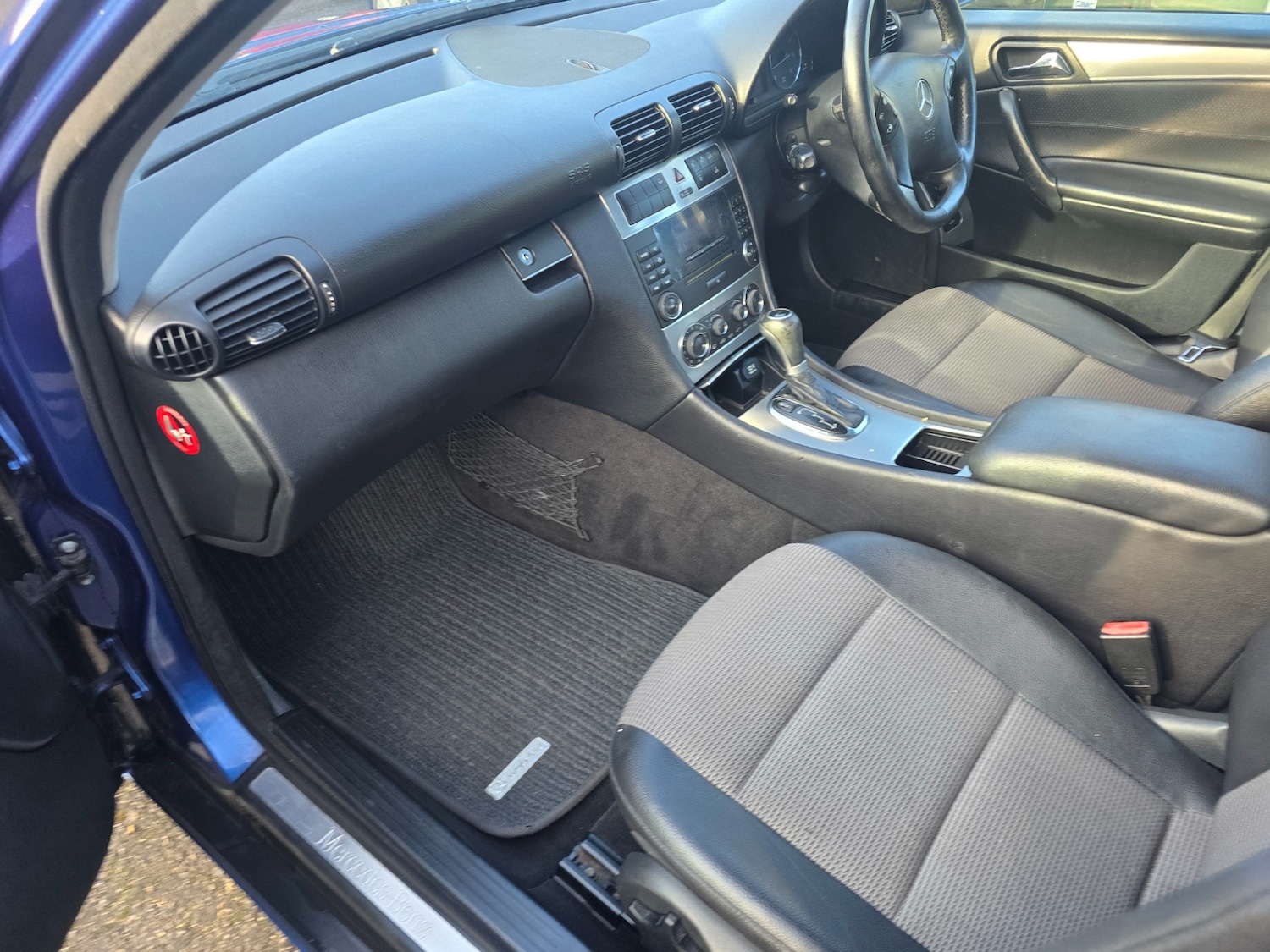 Used Mercedes-Benz C Class 2005 for sale - 77211264: Photo 11