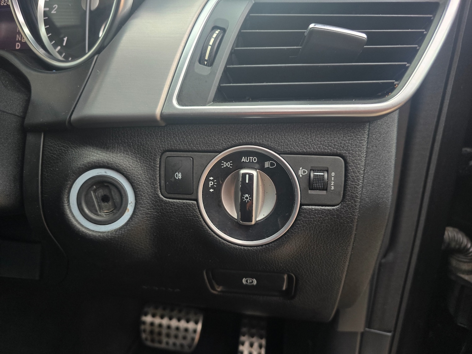 Used Mercedes-Benz M Class 2013 for sale - 64307862: Photo 12