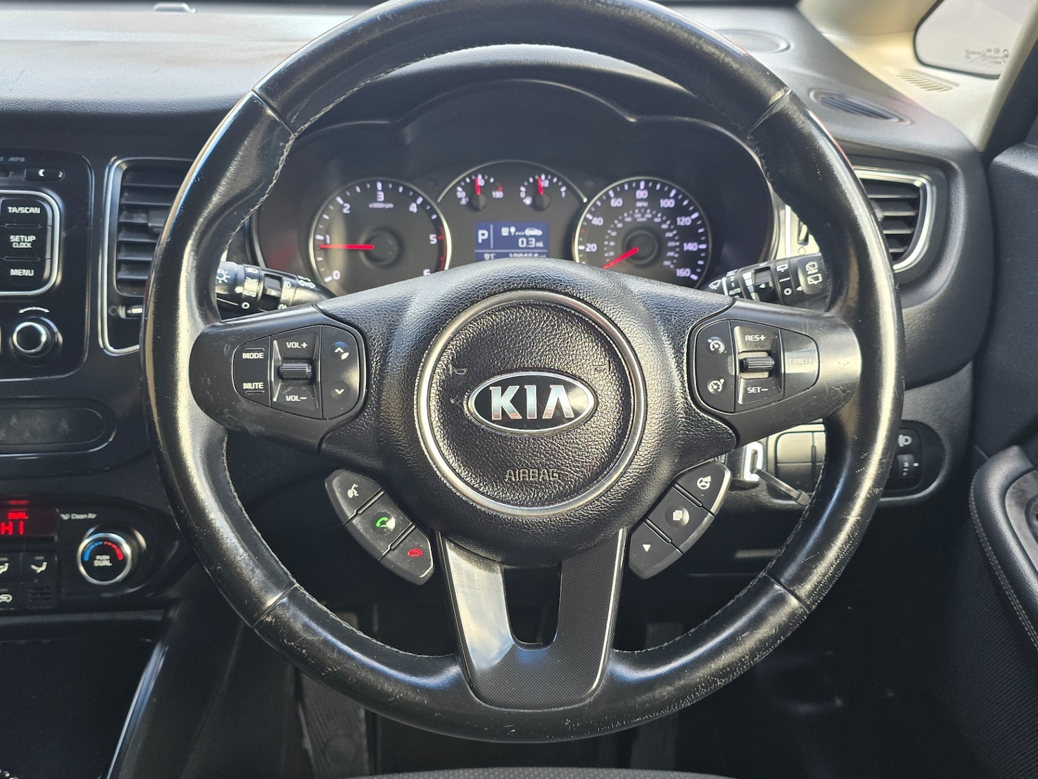 Used Kia Carens 2014 for sale - 76314059: Photo 12