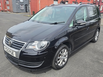 Used Volkswagen Touran 2010 for sale - 79105258: Photo