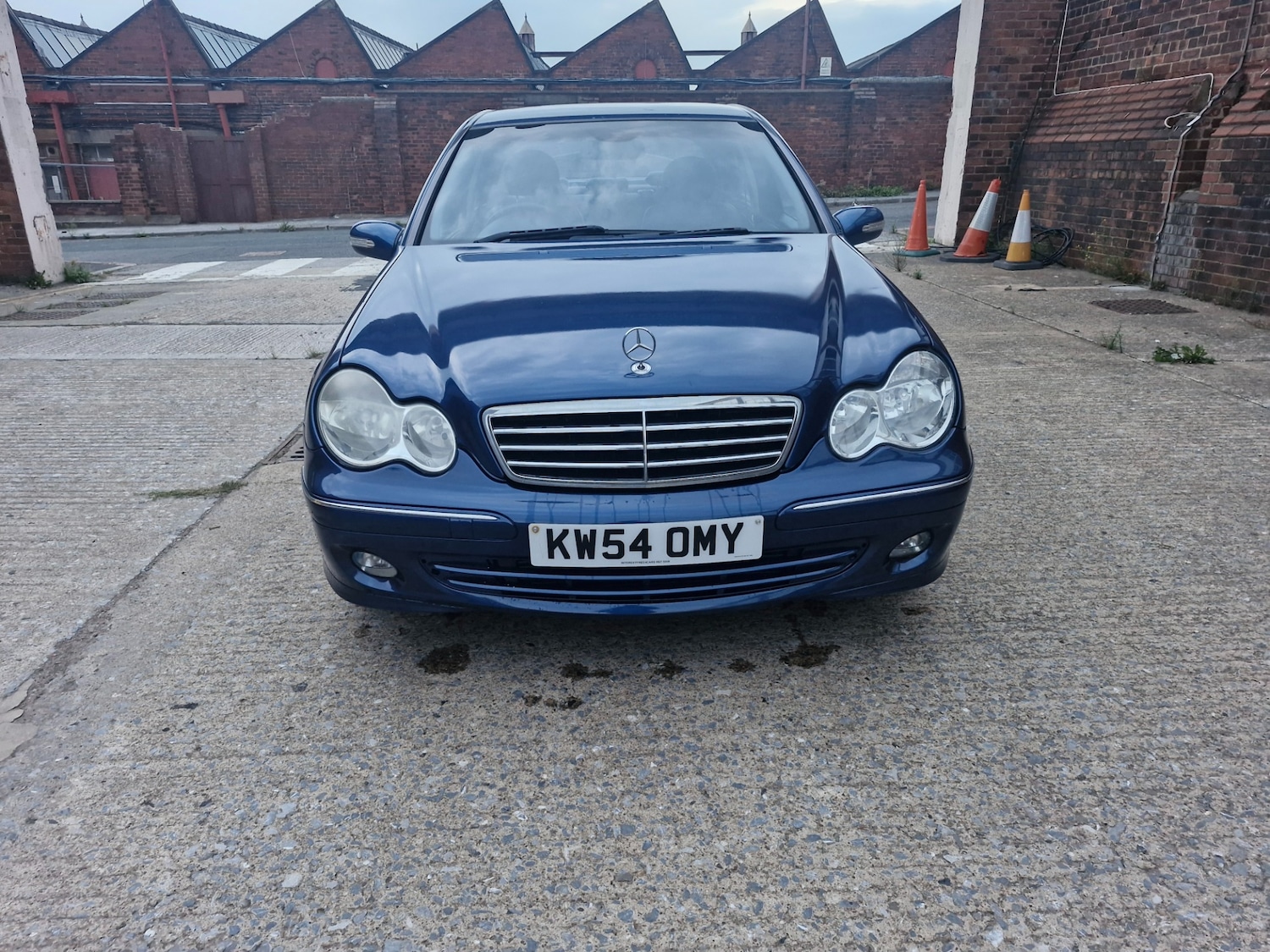 Used Mercedes-Benz C-Class 2005 for sale - 76093124: Photo 1