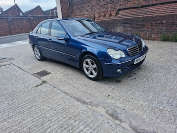 Used Mercedes-Benz C-Class 2005 for sale - 76093124: Photo