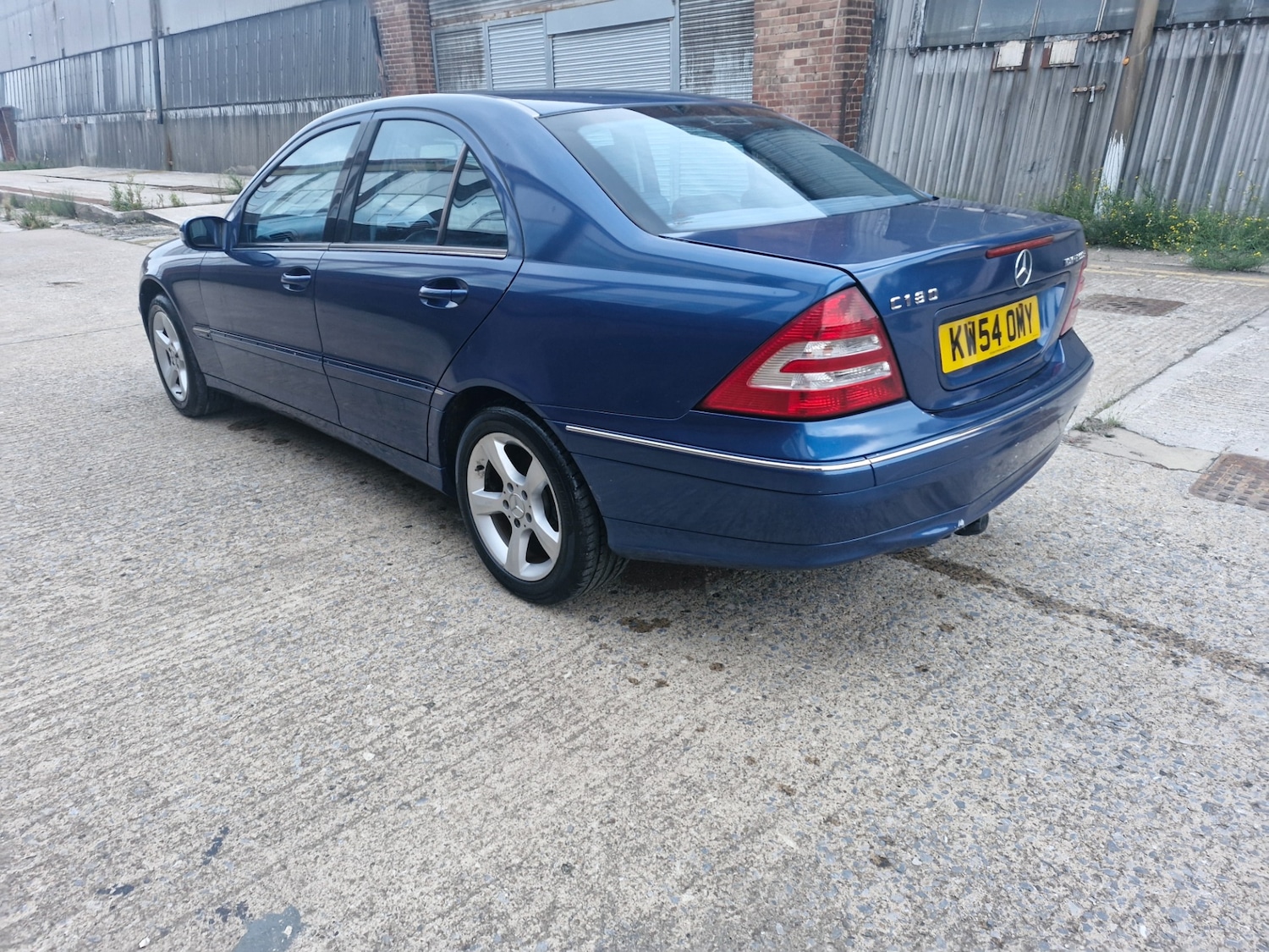 Used Mercedes-Benz C-Class 2005 for sale - 76093124: Photo 3