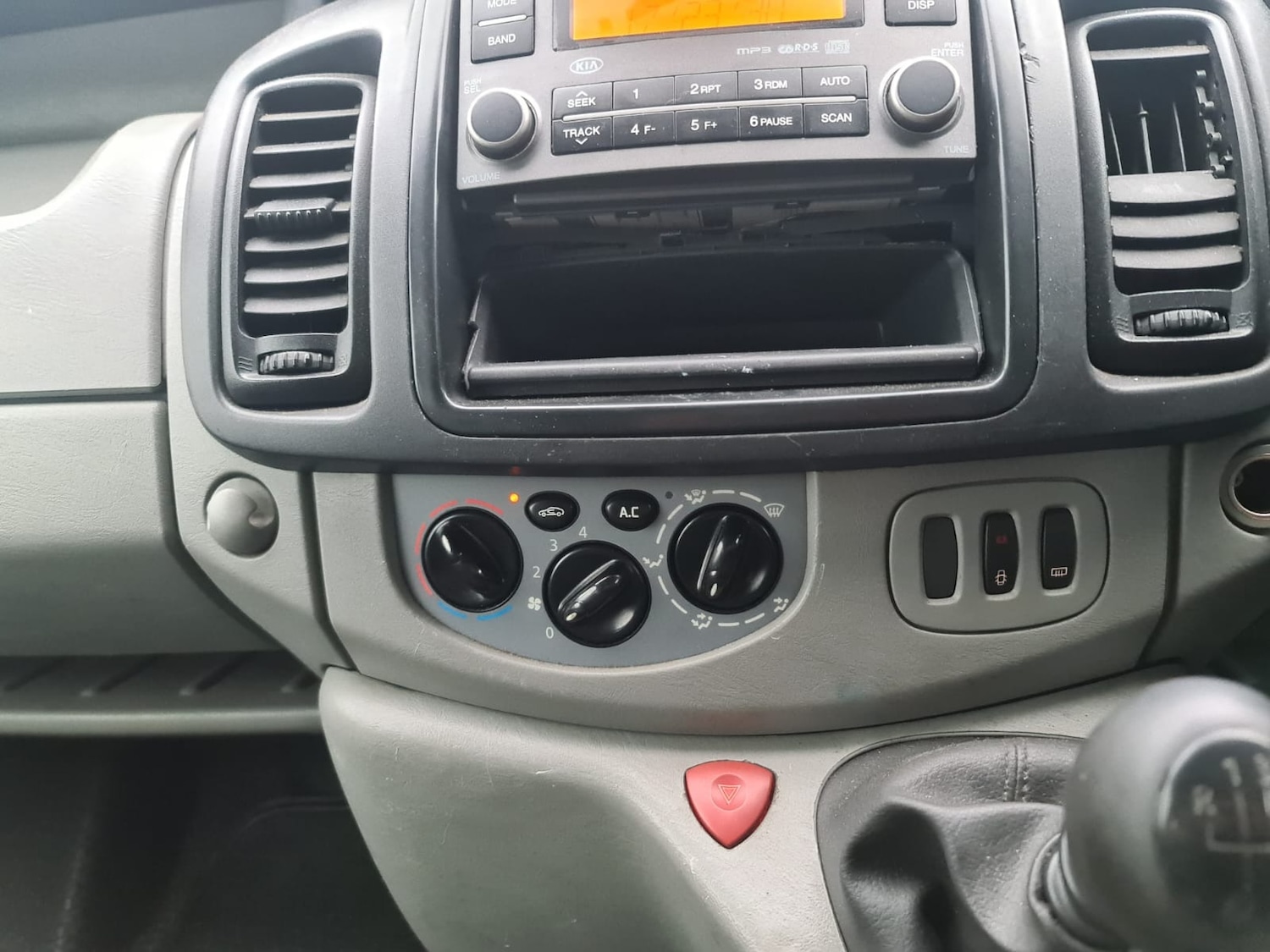Used Vauxhall Vivaro 2013 for sale - 76277157: Photo 8