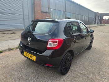 Used Dacia Sandero 2013 for sale - 76030818: Photo