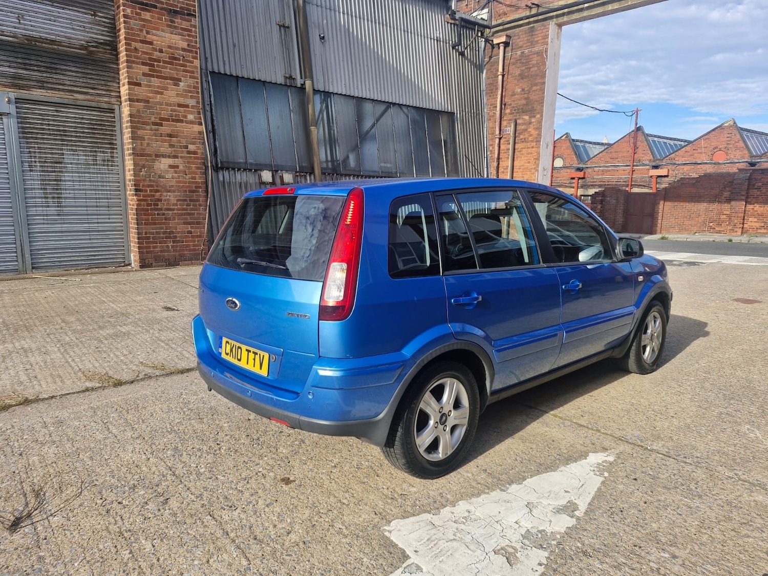 Used Ford Fusion 2010 for sale - 76128116: Photo 3