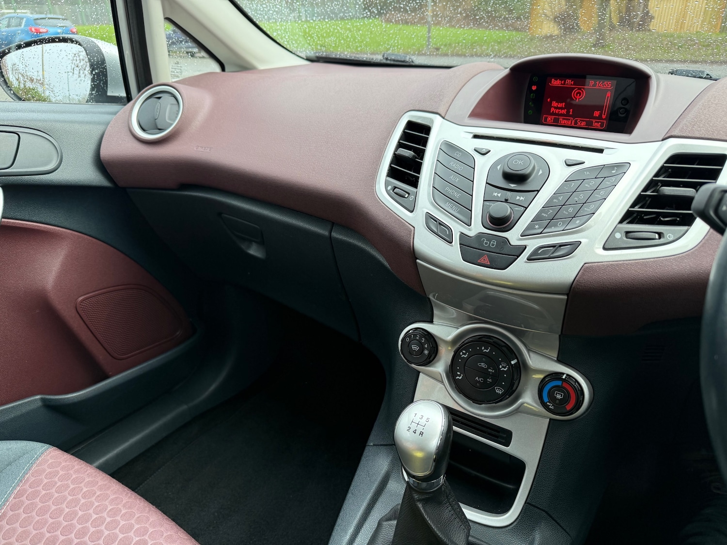 Used Ford Fiesta 2011 for sale - 75282879: Photo 12