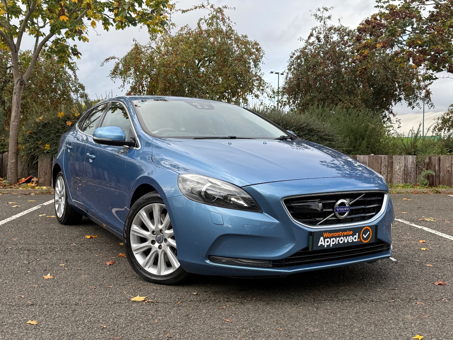 Used Volvo V40 2014 for sale - 76316703: Photo 1